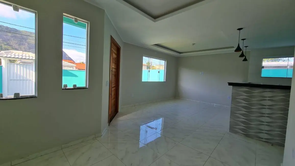 Foto 3 de Casa com 3 quartos à venda, 480m2 em Jardim Atlântico Oeste (Itaipuaçu), Marica - RJ