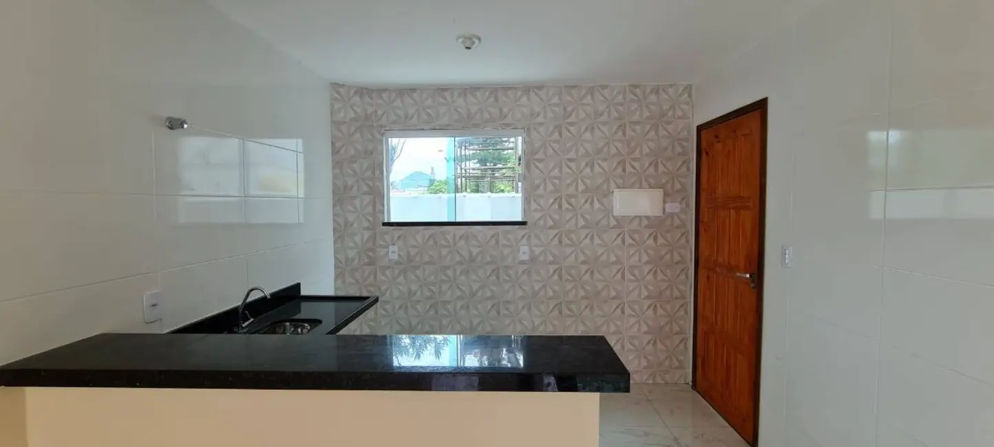 Foto 3 de Casa com 2 quartos à venda, 113m2 em Jardim Atlântico Oeste (Itaipuaçu), Marica - RJ