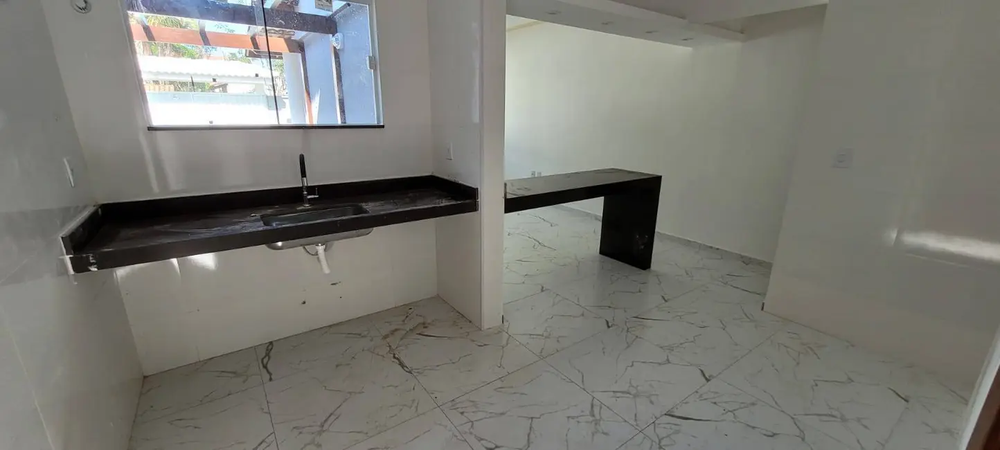 Foto 4 de Casa com 2 quartos à venda, 240m2 em Jardim Atlântico Central (Itaipuaçu), Marica - RJ