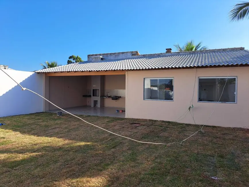 Foto 2 de Casa com 5 quartos à venda, 480m2 em Jardim Atlântico Oeste (Itaipuaçu), Marica - RJ