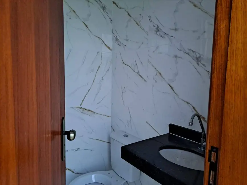 Foto 4 de Casa com 2 quartos à venda, 240m2 em Jardim Atlântico Central (Itaipuaçu), Marica - RJ