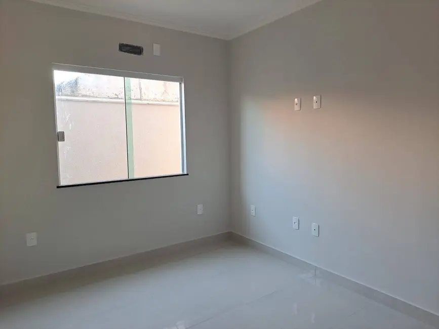 Foto 5 de Casa com 2 quartos à venda, 240m2 em Jardim Atlântico Leste (Itaipuaçu), Marica - RJ