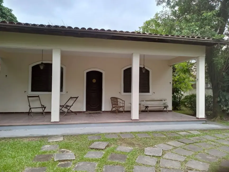 Foto 2 de Casa com 3 quartos à venda, 450m2 em Niteroi - RJ