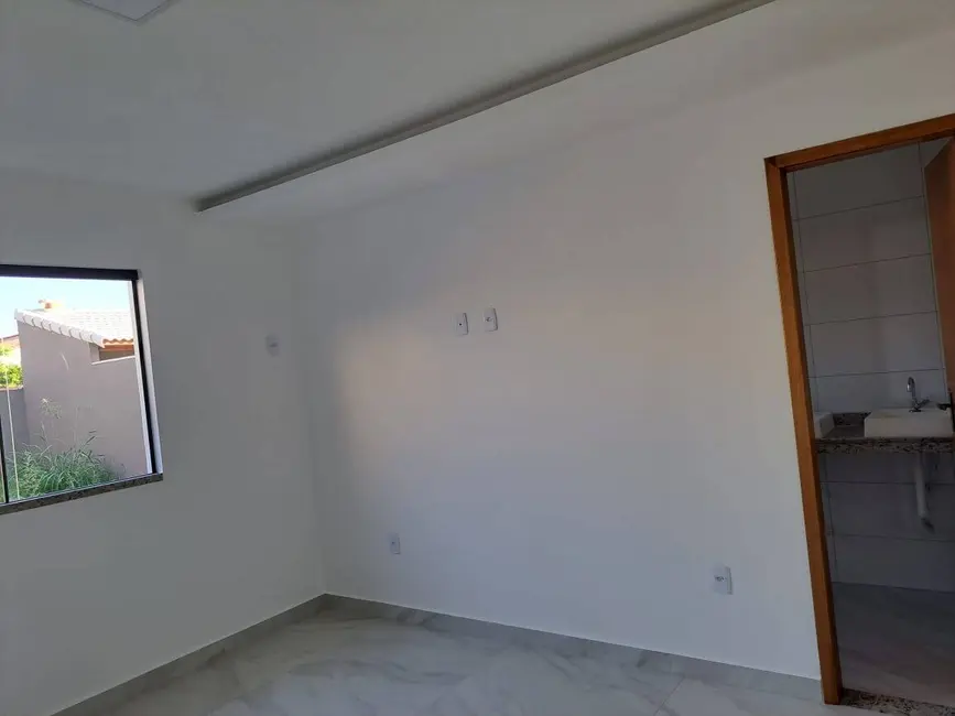 Foto 4 de Casa com 2 quartos à venda, 240m2 em Jardim Atlântico Central (Itaipuaçu), Marica - RJ