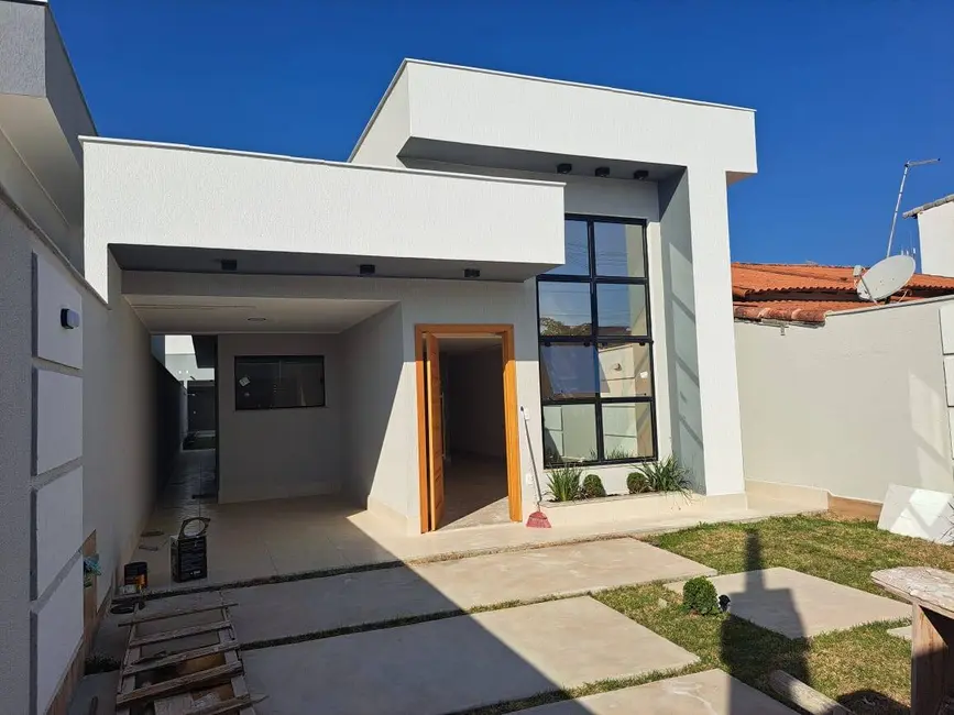 Foto 1 de Casa com 3 quartos à venda em Jardim Atlântico Oeste (Itaipuaçu), Marica - RJ