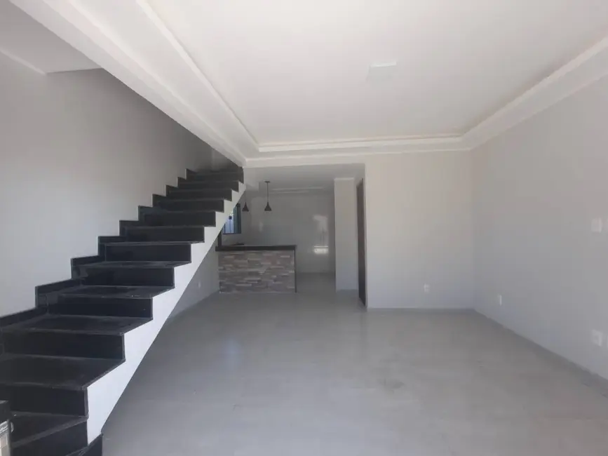 Foto 2 de Casa com 2 quartos à venda, 80m2 em Jardim Atlântico Leste (Itaipuaçu), Marica - RJ