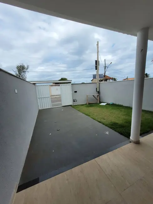 Foto 2 de Casa com 3 quartos à venda, 240m2 em Jardim Atlântico Leste (Itaipuaçu), Marica - RJ