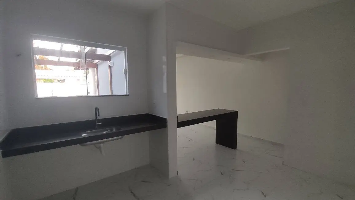 Foto 3 de Casa com 3 quartos à venda, 240m2 em Jardim Atlântico Oeste (Itaipuaçu), Marica - RJ