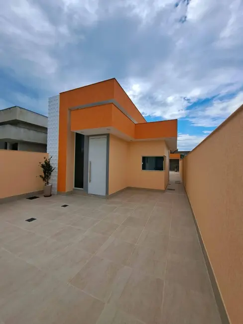 Foto 1 de Casa com 3 quartos à venda, 240m2 em Jardim Atlântico Oeste (Itaipuaçu), Marica - RJ