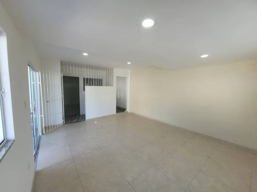 Foto 4 de Casa com 2 quartos à venda, 360m2 em Jardim Atlântico Oeste (Itaipuaçu), Marica - RJ