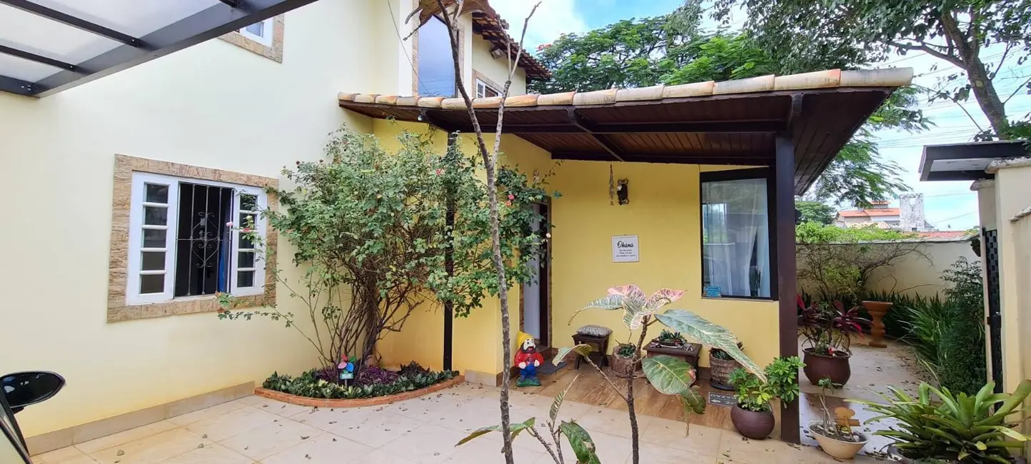 Foto 1 de Casa com 3 quartos à venda, 370m2 em Marica - RJ