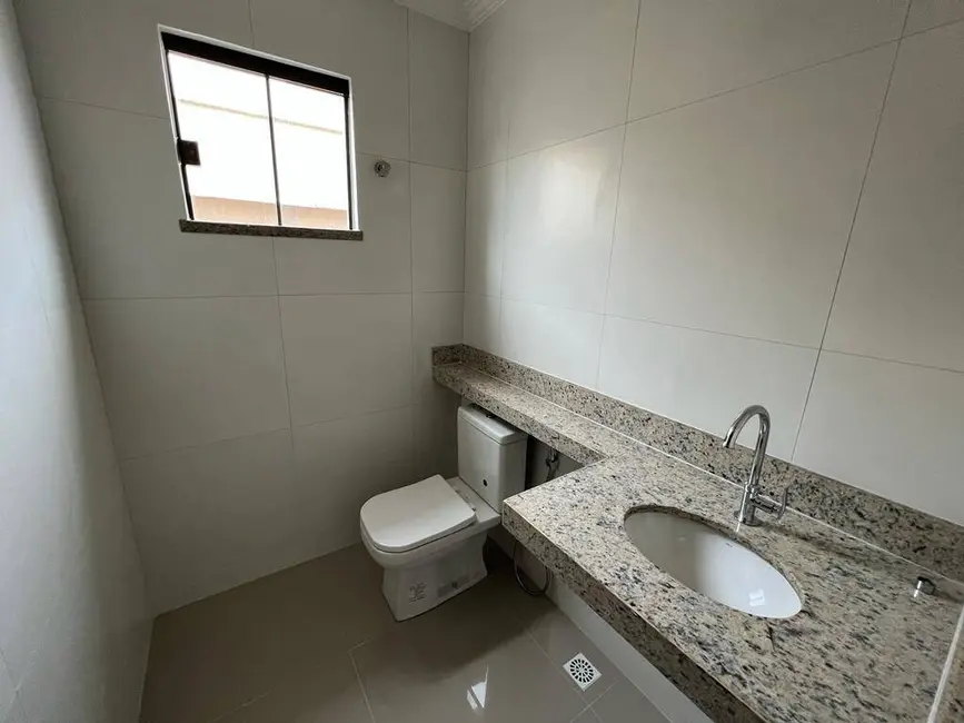 Foto 7 de Casa com 3 quartos à venda, 240m2 em Jardim Atlântico Central (Itaipuaçu), Marica - RJ
