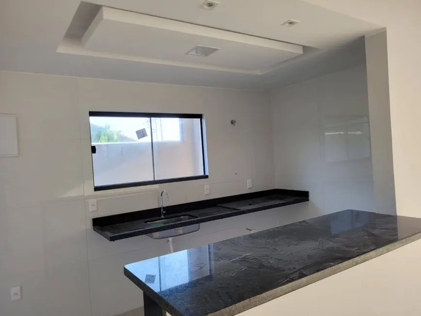 Foto 5 de Casa com 3 quartos à venda, 240m2 em Jardim Atlântico Leste (Itaipuaçu), Marica - RJ