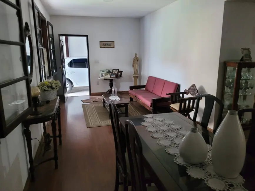 Casa com 5 quartos à venda, 360m2 em Niteroi - RJ - imagem 8 Foto 8 de Casa com 5 quartos à venda, 360m2 em Niteroi - RJ