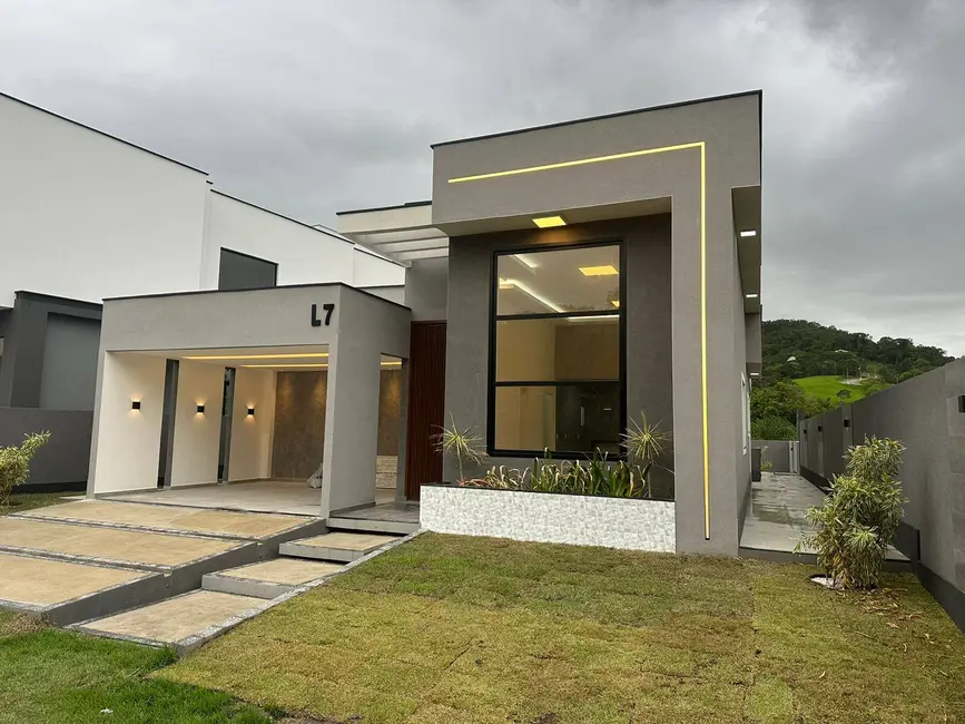 Casa com 3 quartos à venda, 371m2 em Marica - RJ - imagem 1 Foto 1 de Casa com 3 quartos à venda, 371m2 em Marica - RJ
