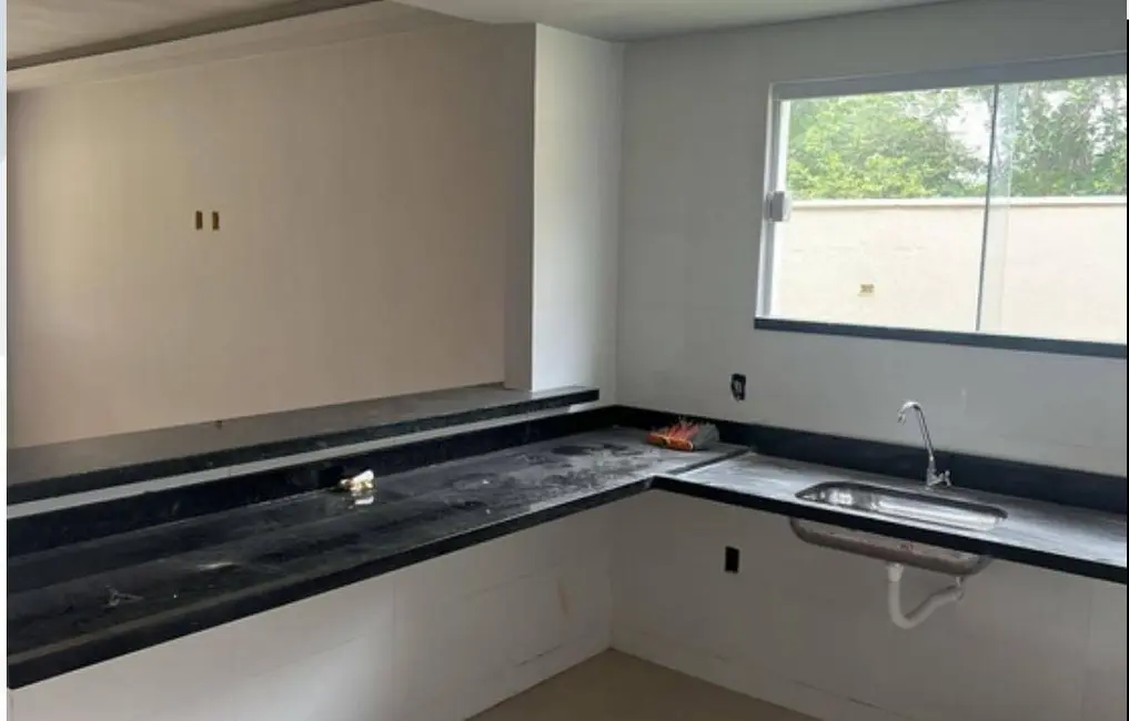 Foto 3 de Casa com 2 quartos à venda, 438m2 em Jardim Atlântico Central (Itaipuaçu), Marica - RJ