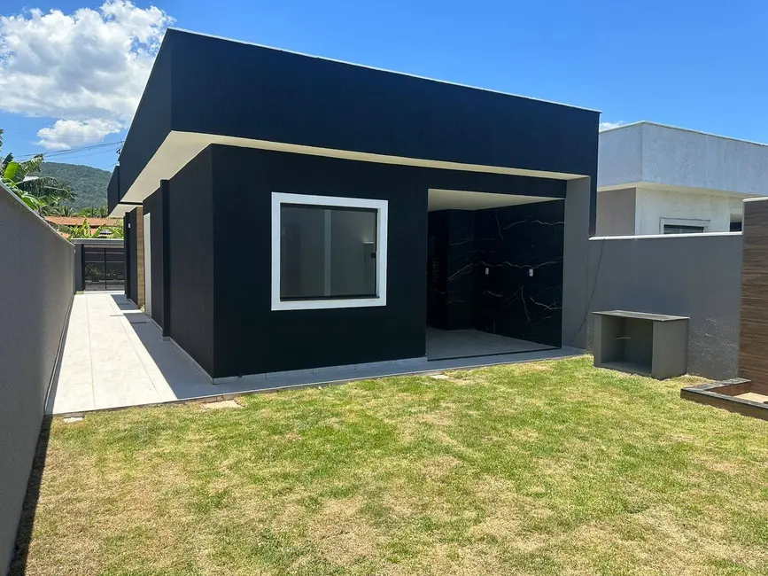 Foto 1 de Casa com 2 quartos à venda em Marica - RJ