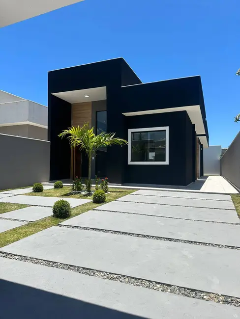 Foto 2 de Casa com 2 quartos à venda em Marica - RJ