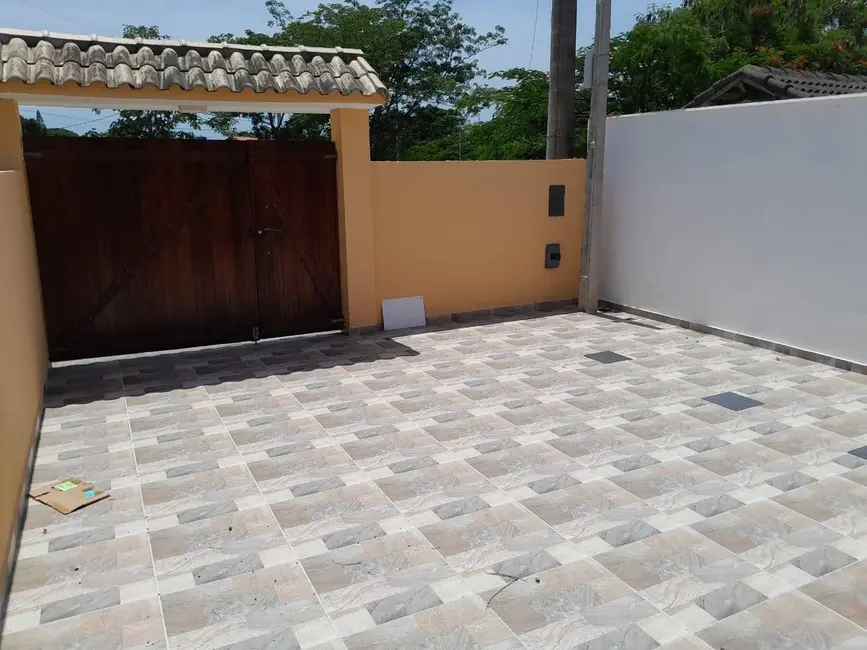 Foto 3 de Casa com 2 quartos à venda, 240m2 em Marica - RJ