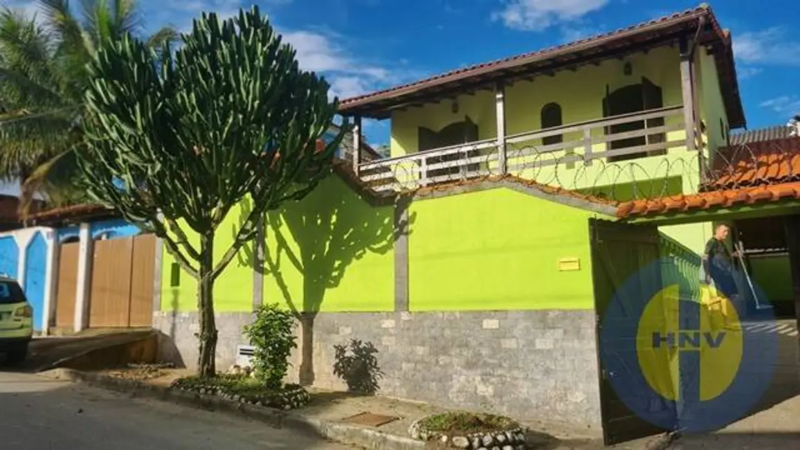 Foto 1 de Casa com 3 quartos à venda, 300m2 em Marica - RJ