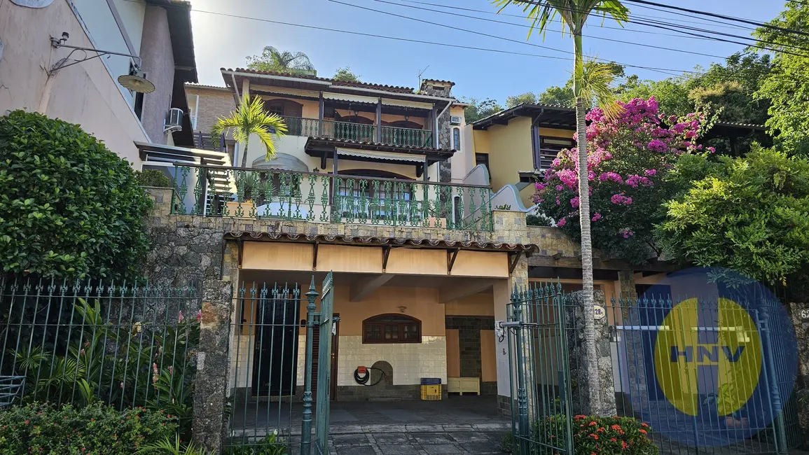 Foto 3 de Casa com 5 quartos à venda, 450m2 em Jardim Atlântico Oeste (Itaipuaçu), Marica - RJ