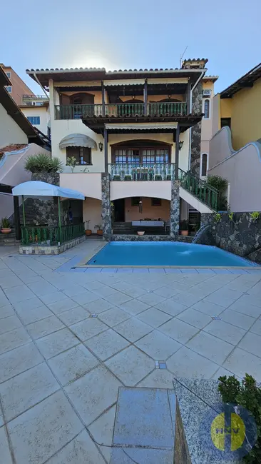Foto 1 de Casa com 5 quartos à venda, 450m2 em Jardim Atlântico Oeste (Itaipuaçu), Marica - RJ