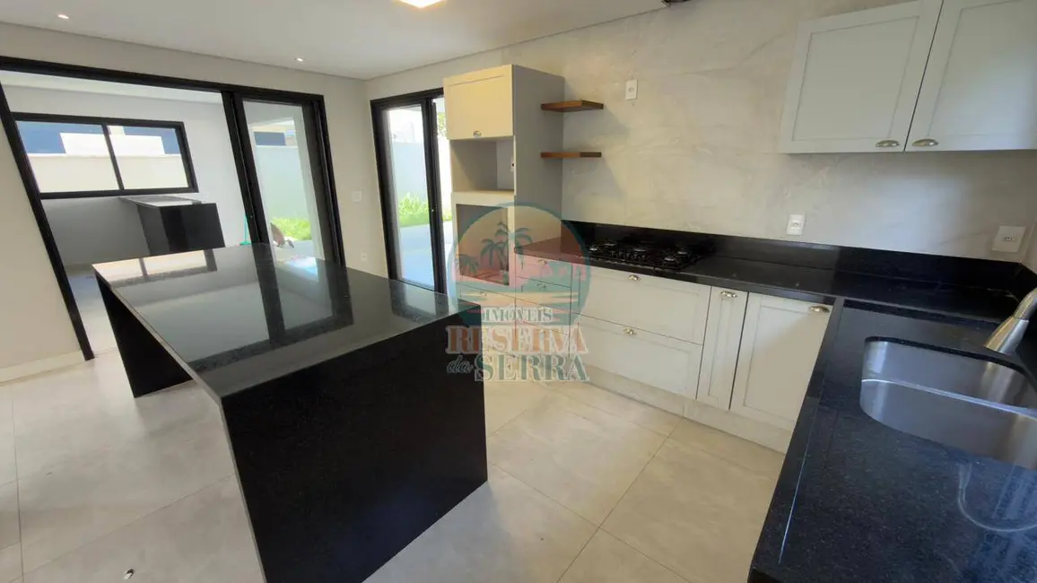 Foto 3 de Casa de Condomínio com 3 quartos para alugar, 580m2 em Medeiros, Jundiai - SP