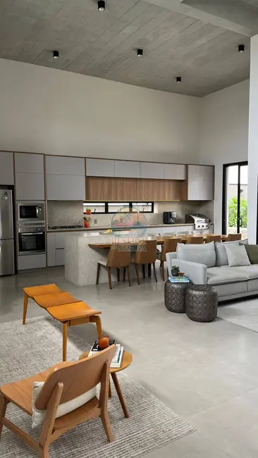 Foto 6 de Casa de Condomínio com 3 quartos à venda e para alugar, 234m2 em Jundiai - SP