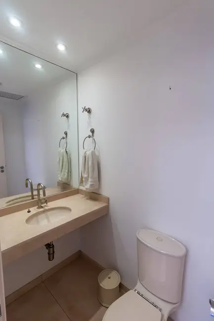 Foto 2 de Apartamento com 3 quartos para alugar, 240m2 em Itaim Bibi, São Paulo - SP
