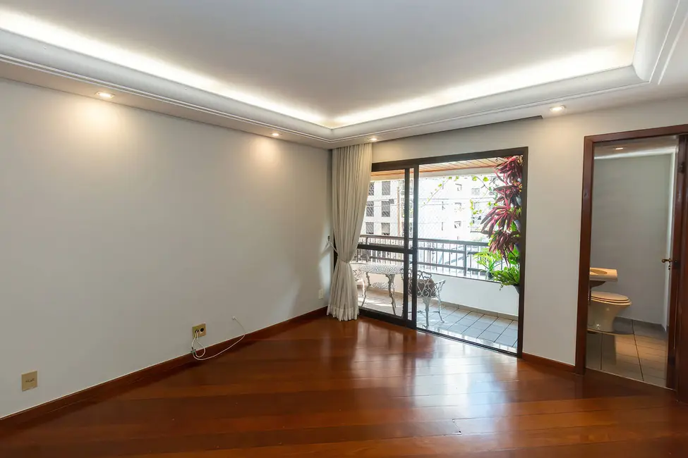 Foto 1 de Apartamento com 4 quartos para alugar, 140m2 em Moema, São Paulo - SP