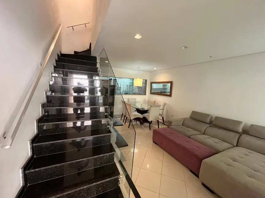 Foto 1 de Casa de Condomínio com 3 quartos à venda, 180m2 em Chácara Mafalda, São Paulo - SP