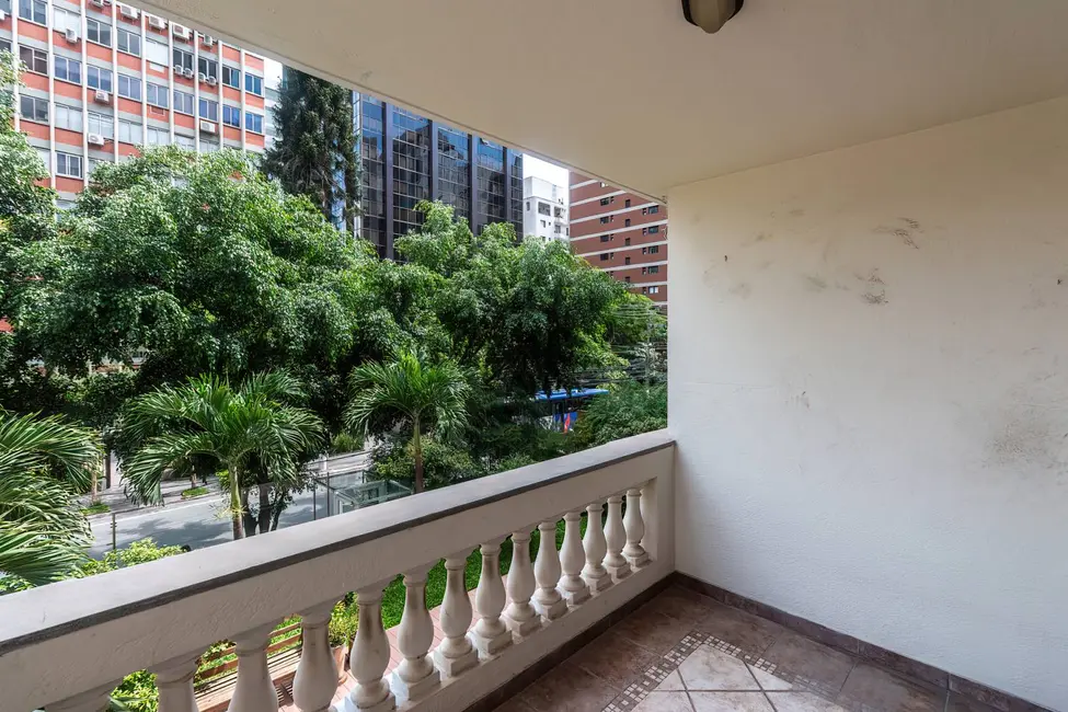 Apartamento com 2 quartos para alugar, 120m2 em Itaim Bibi, São Paulo - SP - imagem 8 Foto 8 de Apartamento com 2 quartos para alugar, 120m2 em Itaim Bibi, São Paulo - SP
