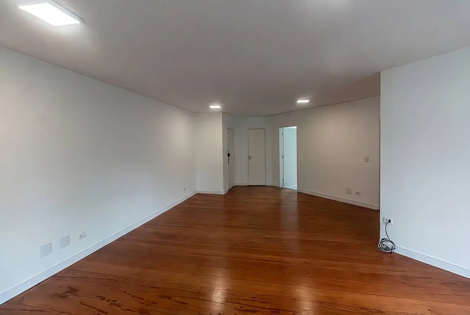 Apartamento com 4 quartos para alugar, 143m2 em Itaim Bibi, São Paulo - SP - imagem 5 Foto 5 de Apartamento com 4 quartos para alugar, 143m2 em Itaim Bibi, São Paulo - SP