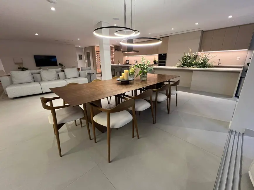 Apartamento à venda, 219m2 em Centro, Florianopolis - SC - imagem 5 Foto 5 de Apartamento à venda, 219m2 em Centro, Florianopolis - SC