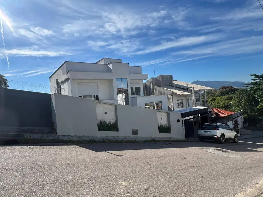 Foto 1 de Casa com 4 quartos à venda, 360m2 em Estreito, Florianopolis - SC