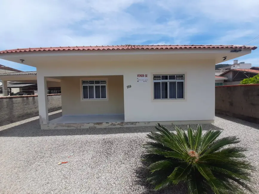 Foto 1 de Casa com 2 quartos à venda, 80m2 em Governador Celso Ramos - SC