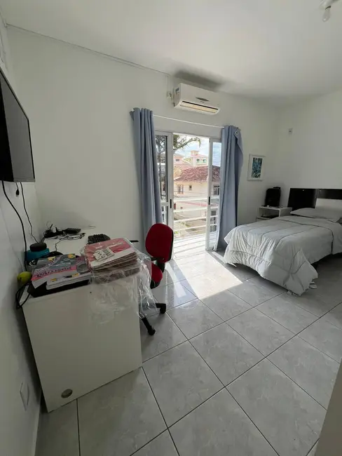 Foto 6 de Casa com 5 quartos à venda, 400m2 em Praia Comprida, Sao Jose - SC