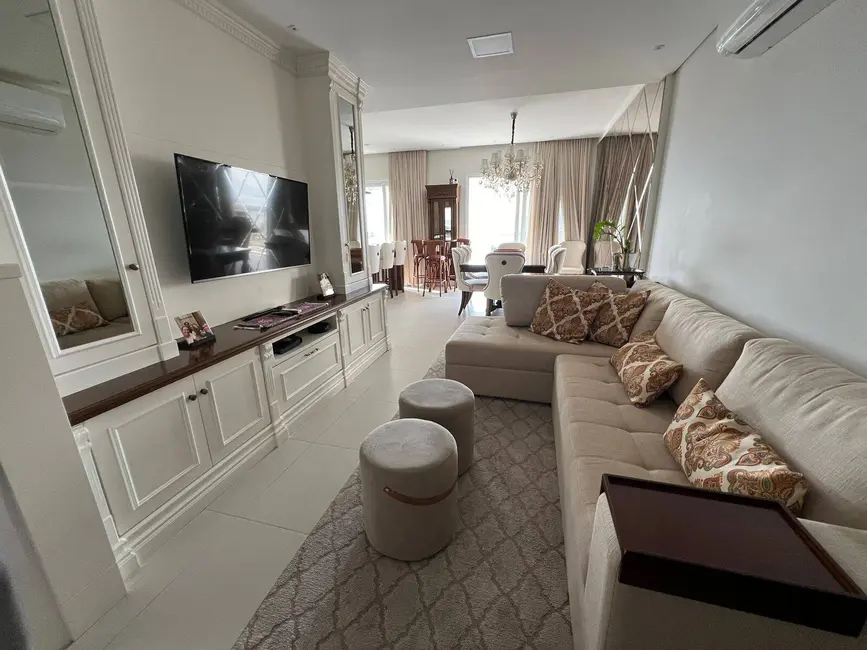 Apartamento à venda, 124m2 em Centro, Florianopolis - SC - imagem 9 Foto 9 de Apartamento à venda, 124m2 em Centro, Florianopolis - SC