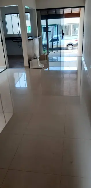 Casa com 2 quartos à venda, 125m2 em Jardim Santa Alice, Londrina - PR - imagem 3 Foto 3 de Casa com 2 quartos à venda, 125m2 em Jardim Santa Alice, Londrina - PR