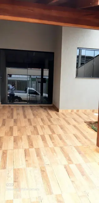 Foto 1 de Casa com 2 quartos à venda, 125m2 em Jardim Santa Alice, Londrina - PR