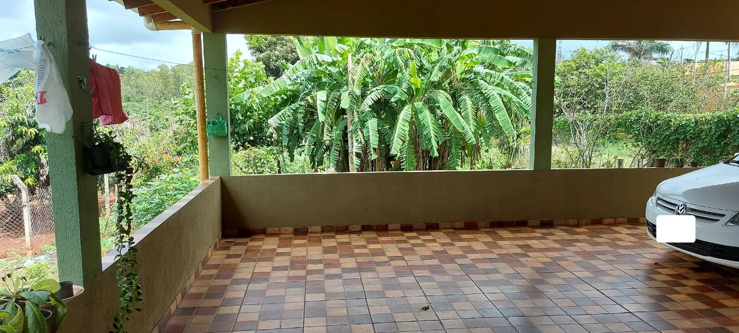 Chácara com 2 quartos à venda, 1774m2 em Área Rural de Londrina, Londrina - PR - imagem 8 Foto 8 de Chácara com 2 quartos à venda, 1774m2 em Área Rural de Londrina, Londrina - PR