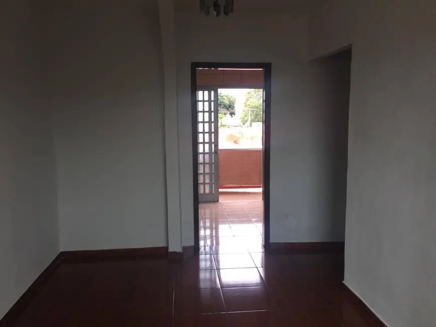 Sobrado com 3 quartos à venda, 300m2 em Jardim Silvino, Cambe - PR - imagem 3 Foto 3 de Sobrado com 3 quartos à venda, 300m2 em Jardim Silvino, Cambe - PR