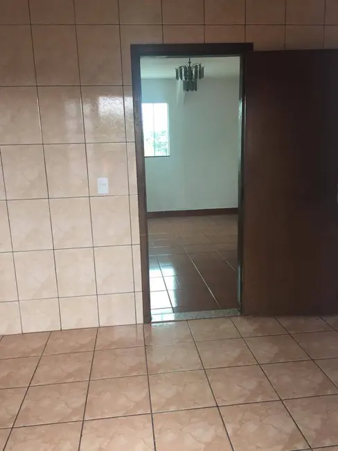 Sobrado com 3 quartos à venda, 300m2 em Jardim Silvino, Cambe - PR - imagem 4 Foto 4 de Sobrado com 3 quartos à venda, 300m2 em Jardim Silvino, Cambe - PR