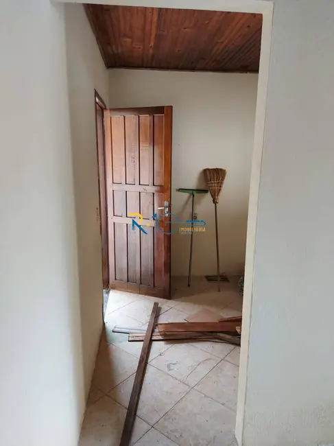 Foto 7 de Casa com 2 quartos para alugar em Jardim Alto do Cafezal, Londrina - PR