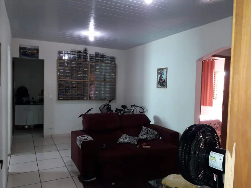 Casa com 2 quartos à venda, 250m2 em São Lourenço, Londrina - PR - imagem 3 Foto 3 de Casa com 2 quartos à venda, 250m2 em São Lourenço, Londrina - PR