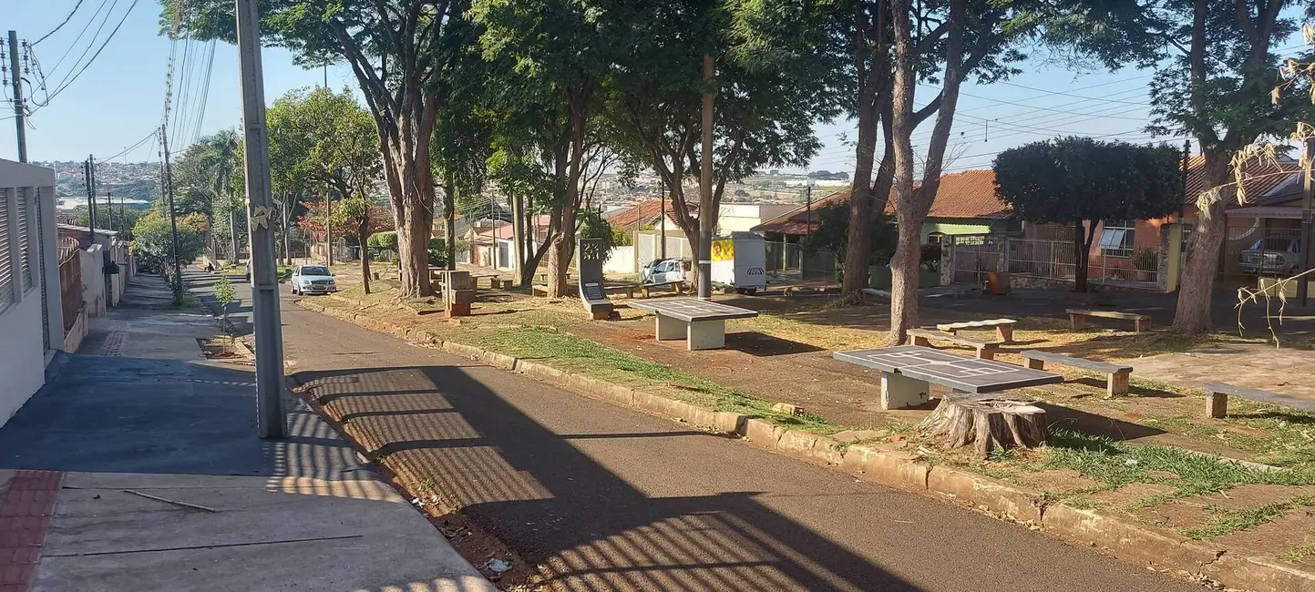 Foto 2 de Casa com 3 quartos à venda, 200m2 em Pacaembu, Londrina - PR