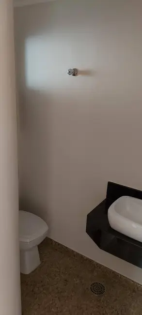 Apartamento com 3 quartos à venda, 190m2 em Centro, Londrina - PR - imagem 7 Foto 7 de Apartamento com 3 quartos à venda, 190m2 em Centro, Londrina - PR