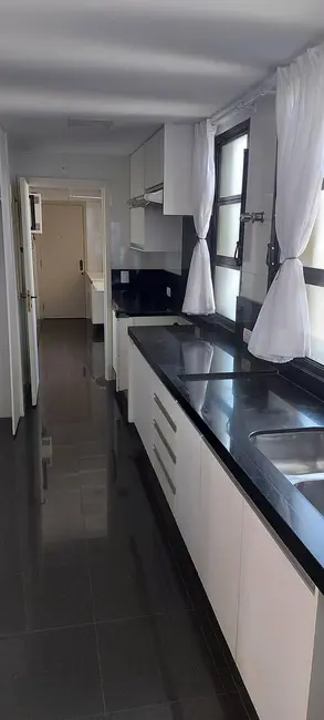 Apartamento com 3 quartos à venda, 190m2 em Centro, Londrina - PR - imagem 8 Foto 8 de Apartamento com 3 quartos à venda, 190m2 em Centro, Londrina - PR