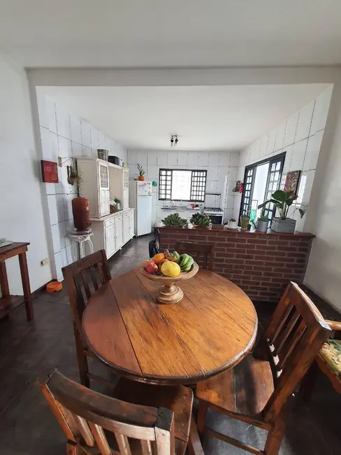 Foto 4 de Casa com 2 quartos à venda, 250m2 em Tarobá, Londrina - PR