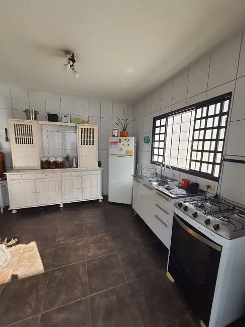 Foto 6 de Casa com 2 quartos à venda, 250m2 em Tarobá, Londrina - PR